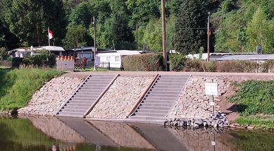 Doppeltreppe im Schleusenkanal Ahl
